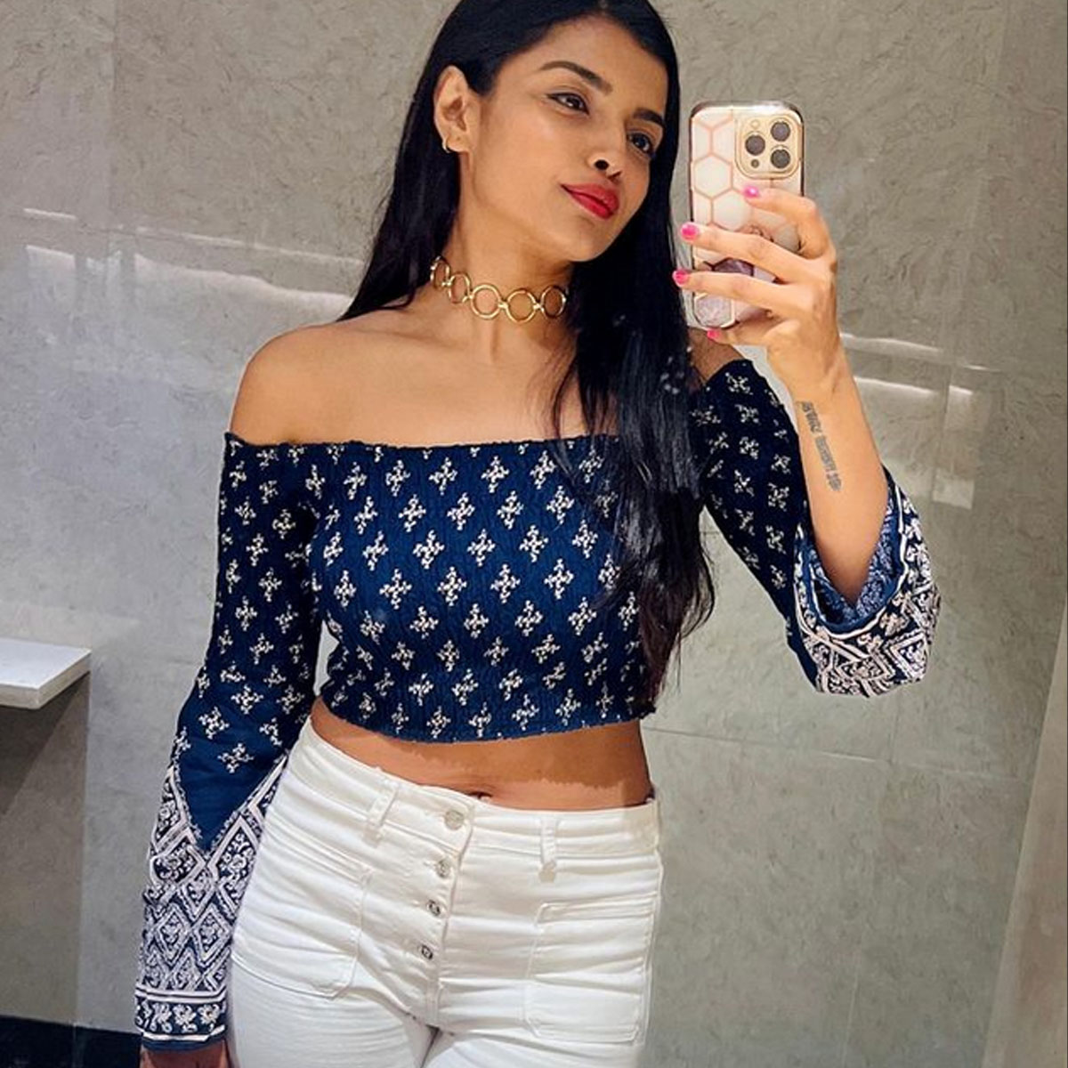 Ashna Zaveri 