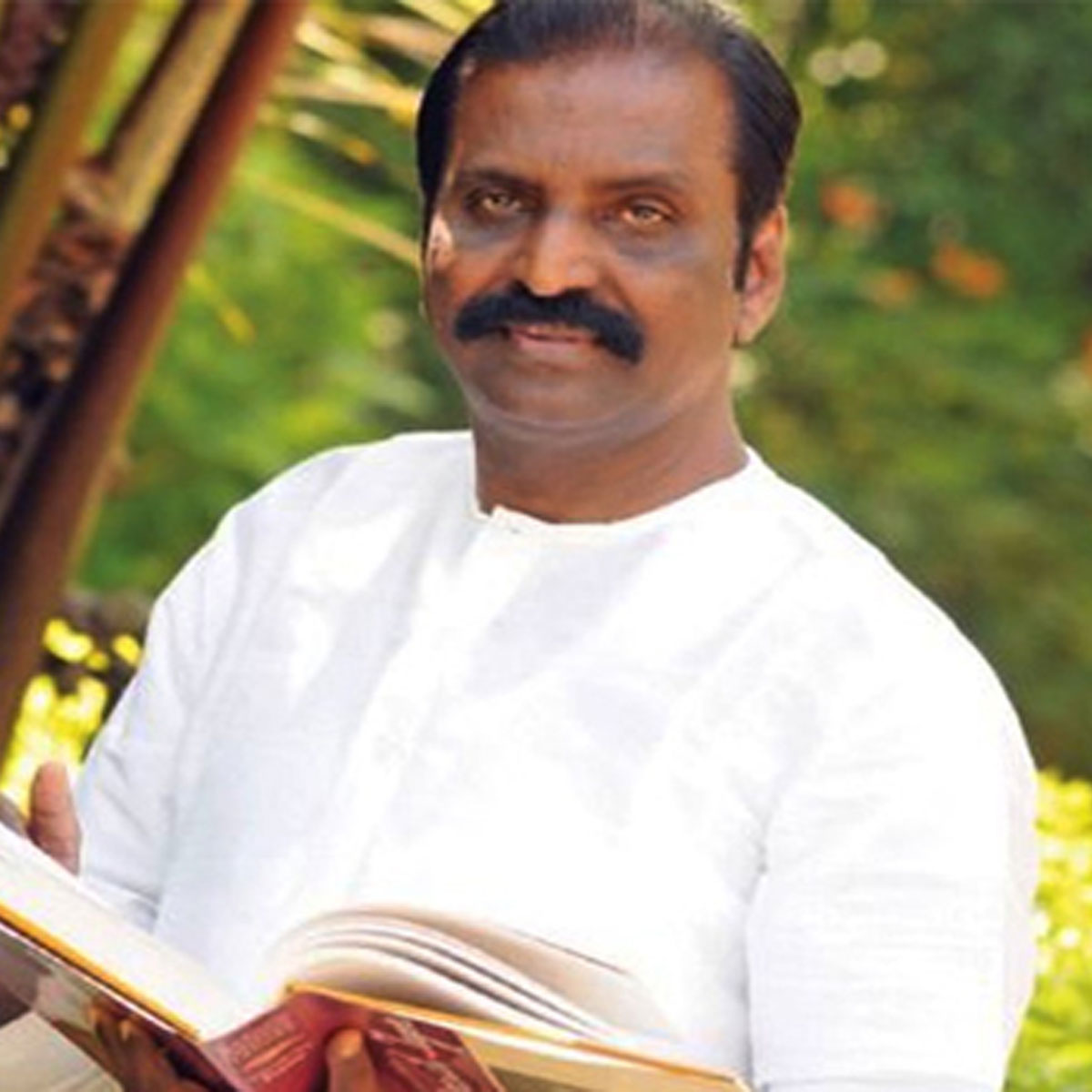 Vairamuthu 