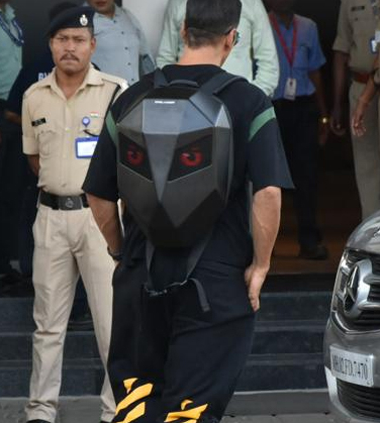 Akshay Kumar Back Bag