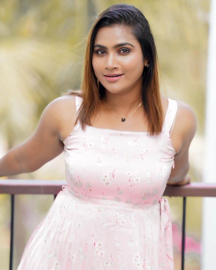 Myna Nandhini Hot