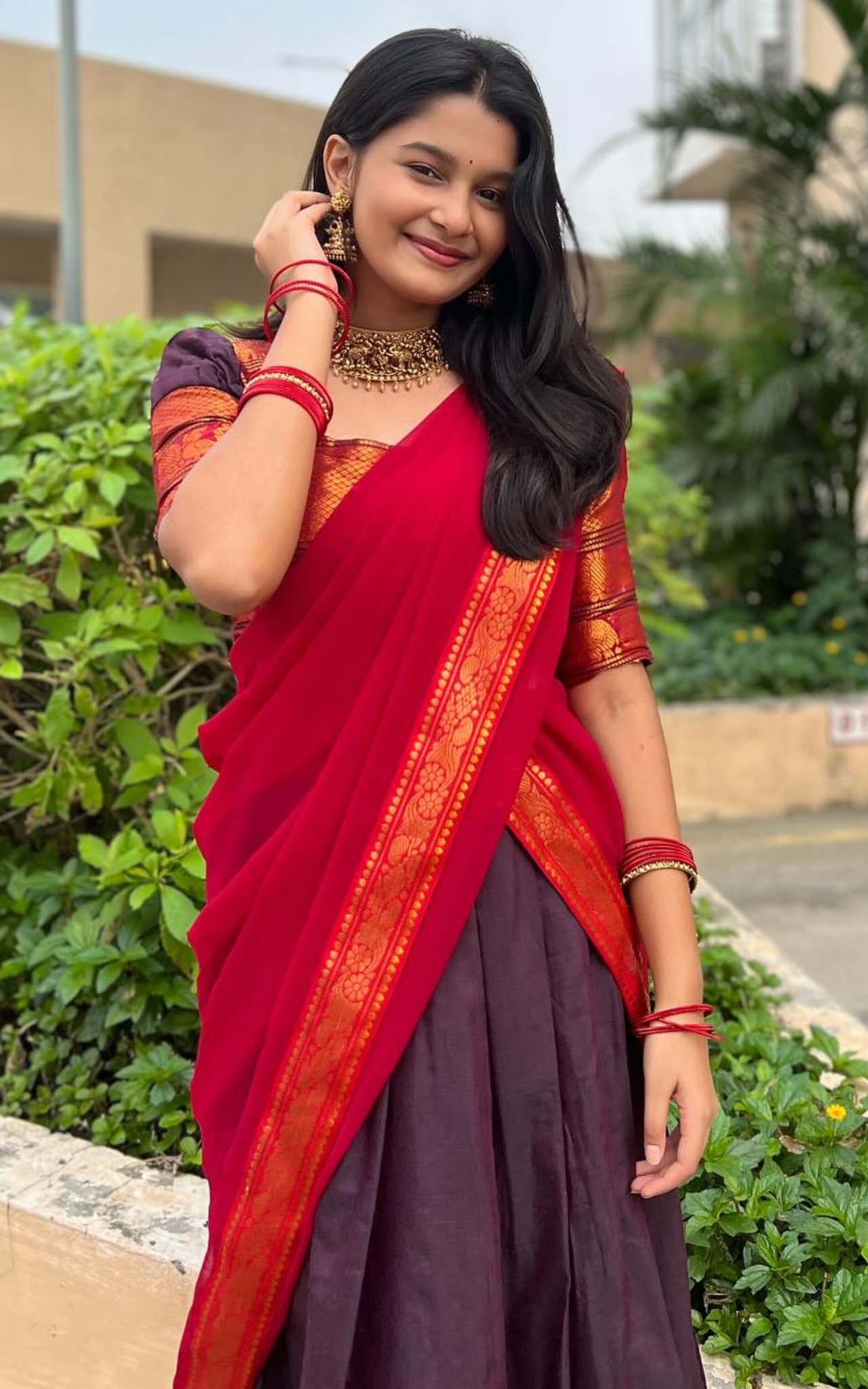 கவர்ச்சி நடிகைகளை ஓரம் கட்டும் வீரம் நடிகை Yuvina Parthavi.. மடமடன்னு வளர்ந்துட்டாங்களே..!