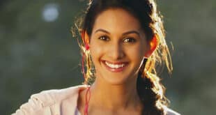 actress-amyra-dastur (1)